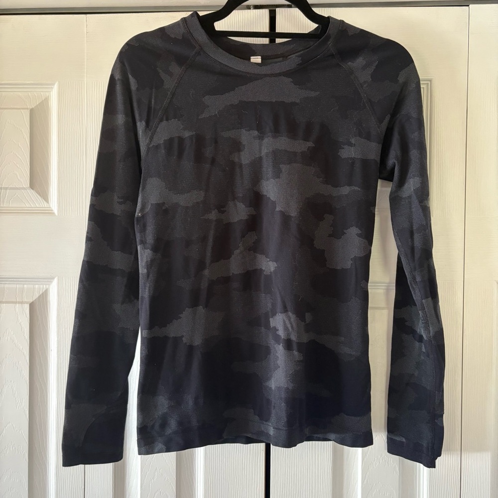 Athleta Black Camo Long Sleeve Shirt